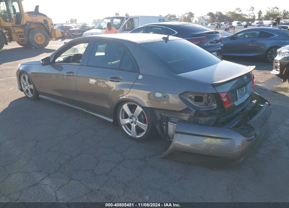 2010 MERCEDES-BENZ E 550 VIN: WDDHF7CB2AA067241