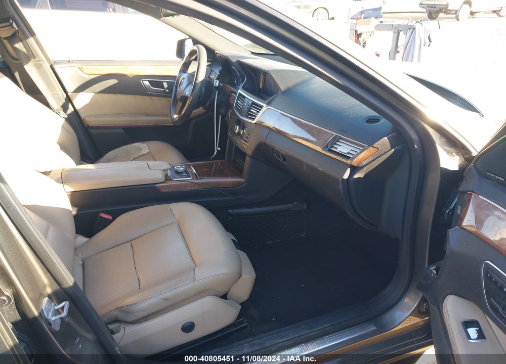 2010 MERCEDES-BENZ E 550 VIN: WDDHF7CB2AA067241