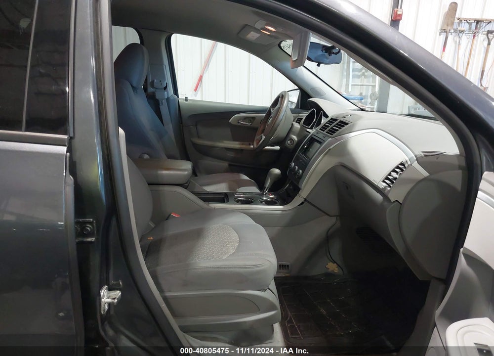 2011 CHEVROLET TRAVERSE LS VIN: 1GNKREED8BJ367451