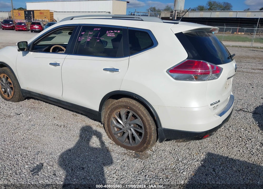 2015 NISSAN ROGUE SL VIN: 5N1AT2MT9FC818888