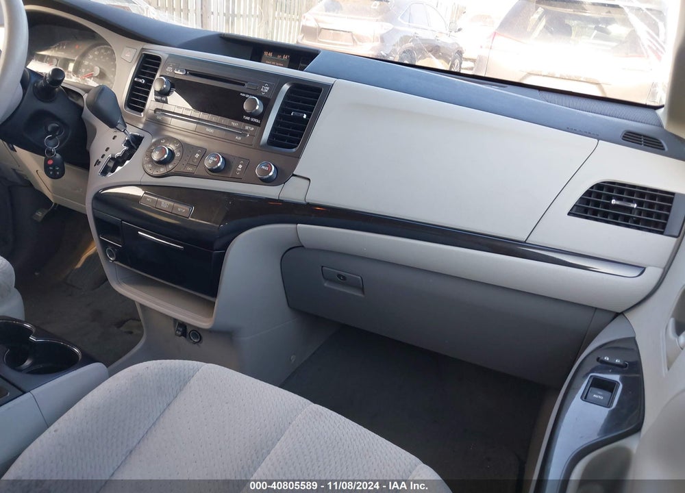 2011 TOYOTA SIENNA LE V6 VIN: 5TDKK3DC1BS146559