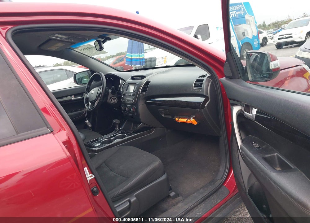 2015 KIA SORENTO LX VIN: 5XYKT3A63FG567116