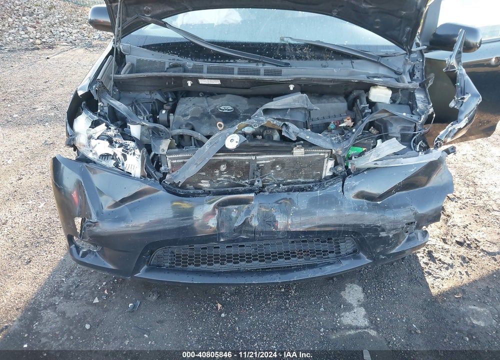 2017 TOYOTA SIENNA XLE 8 PASSENGER VIN: 5TDYZ3DCXHS880535