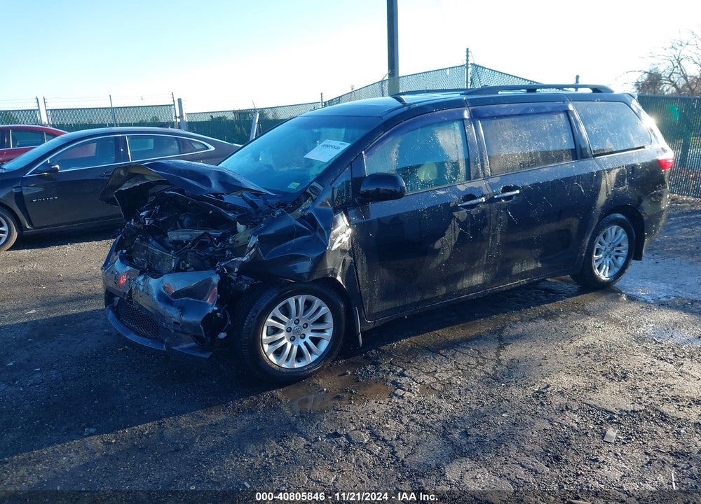 2017 TOYOTA SIENNA XLE 8 PASSENGER VIN: 5TDYZ3DCXHS880535