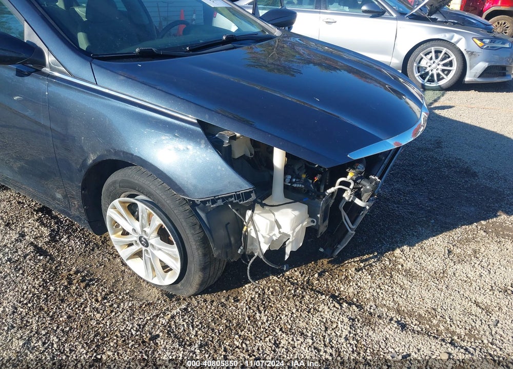 2013 HYUNDAI SONATA GLS VIN: 5NPEB4AC4DH657943