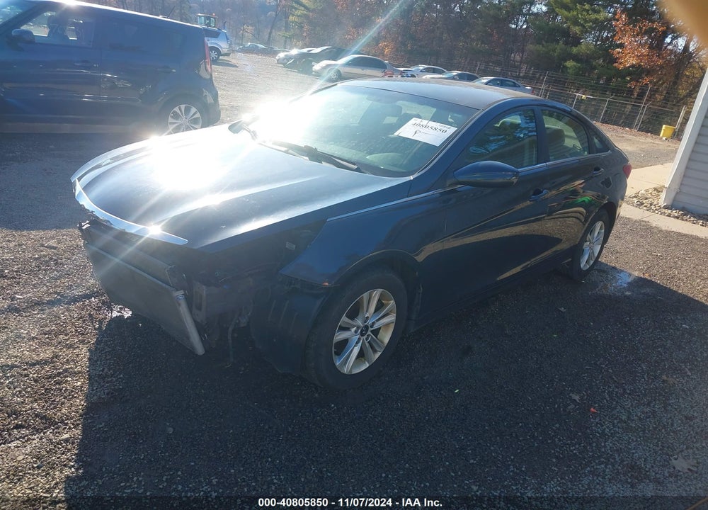 2013 HYUNDAI SONATA GLS VIN: 5NPEB4AC4DH657943