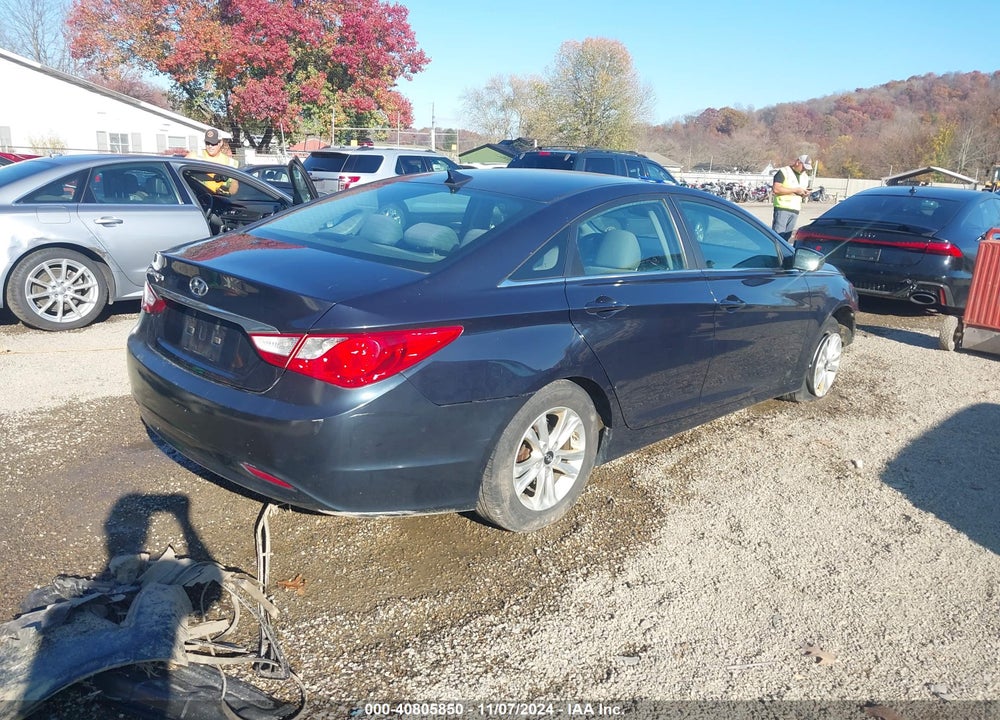 2013 HYUNDAI SONATA GLS VIN: 5NPEB4AC4DH657943