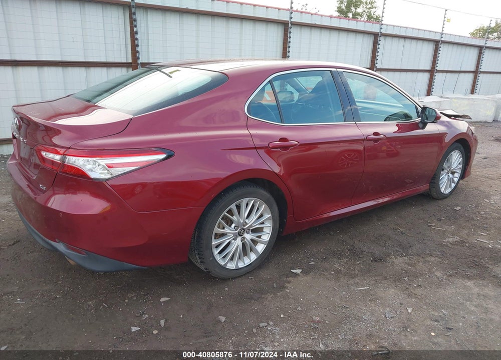 2018 TOYOTA CAMRY XLE VIN: 4T1B11HK3JU549182