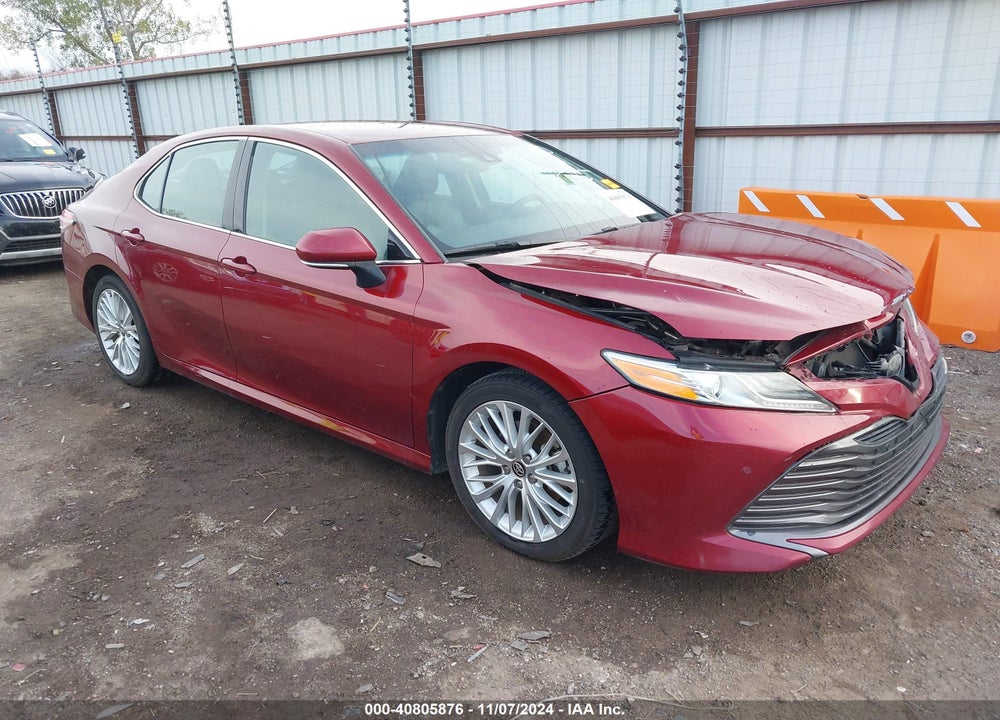 2018 TOYOTA CAMRY XLE VIN: 4T1B11HK3JU549182