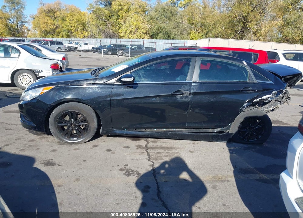 2014 HYUNDAI SONATA VIN: 5NPEB4AC3EH821880