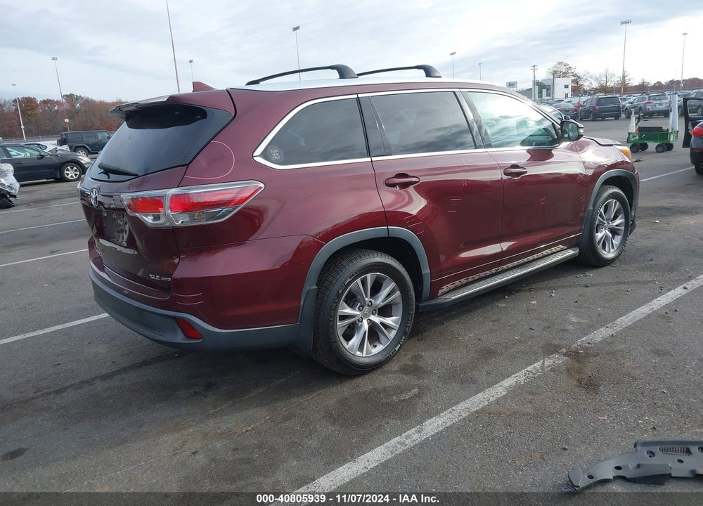 2015 TOYOTA HIGHLANDER XLE V6 VIN: 5TDJKRFH7FS215722