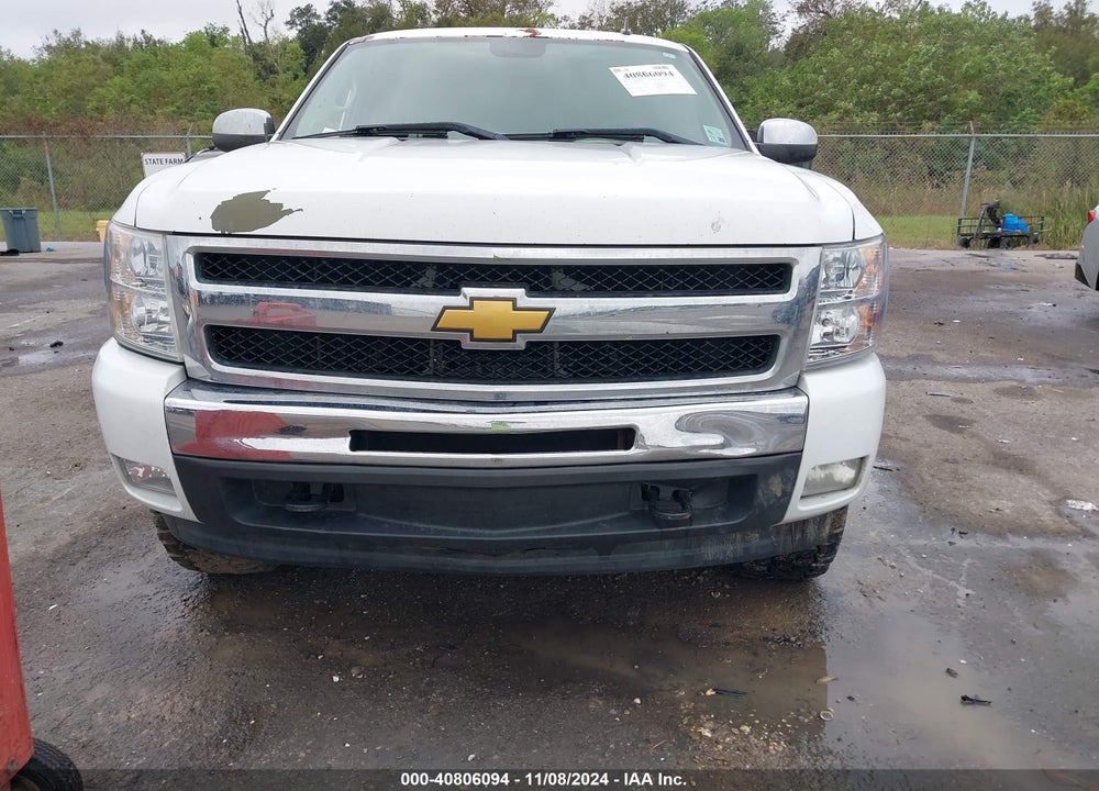 2011 CHEVROLET SILVERADO 1500 LT VIN: 3GCPKSE35BG221521