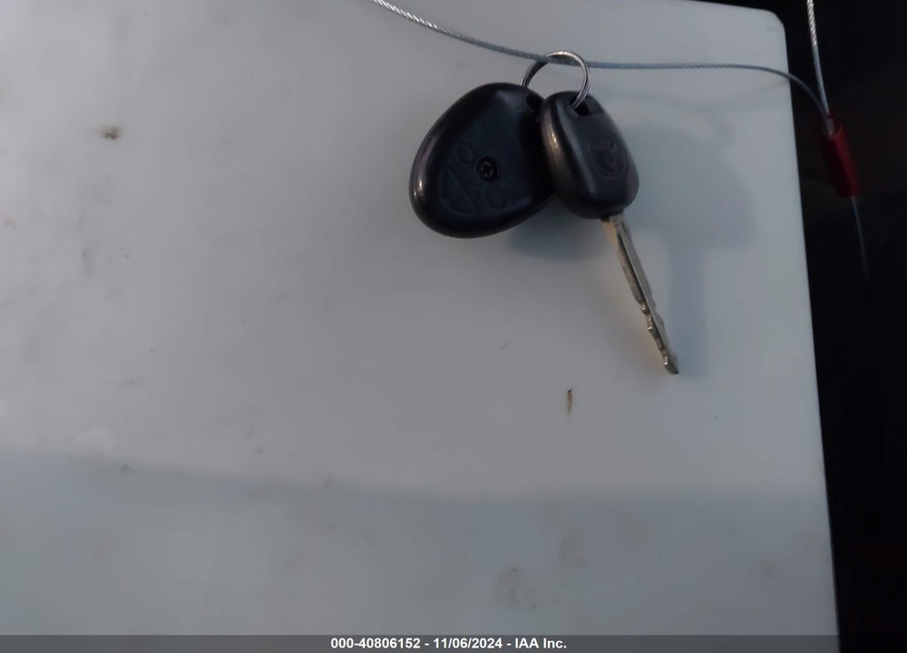 2018 TOYOTA COROLLA L VIN: 2T1BURHE3JC031753