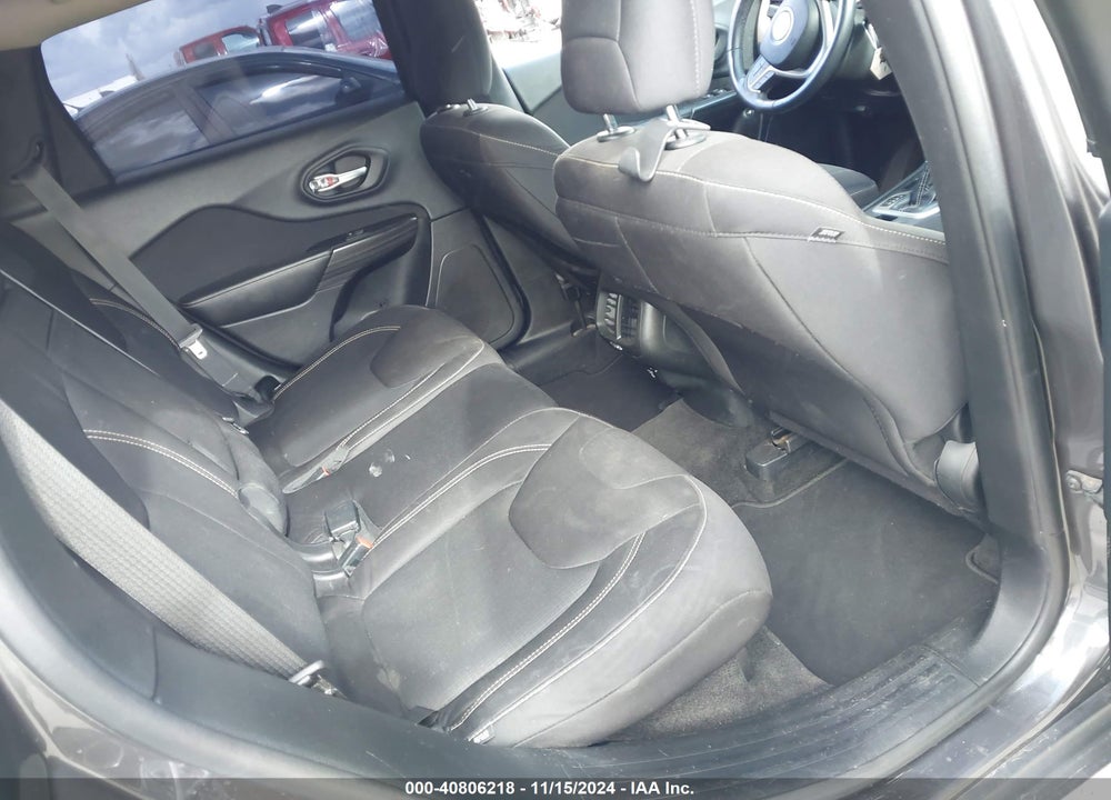 2015 JEEP CHEROKEE LATITUDE VIN: 1C4PJLCB8FW553897