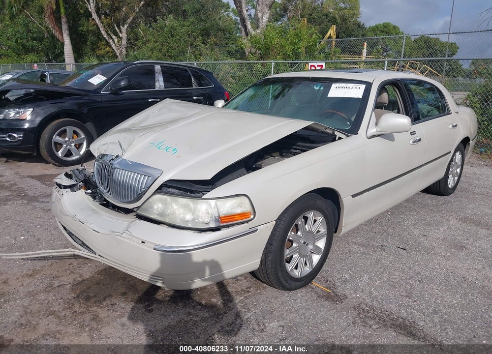 2007 LINCOLN TOWN CAR SIGNATURE LIMITED VIN: 1LNHM82W77Y639281