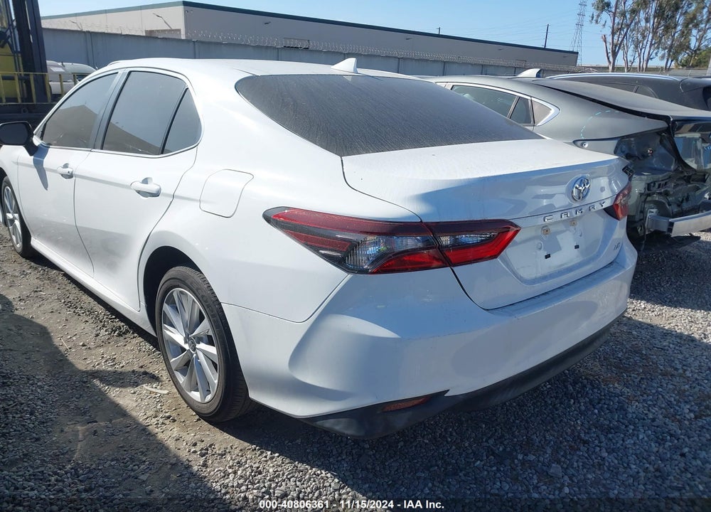 2022 TOYOTA CAMRY LE VIN: 4T1C11AK7NU697131