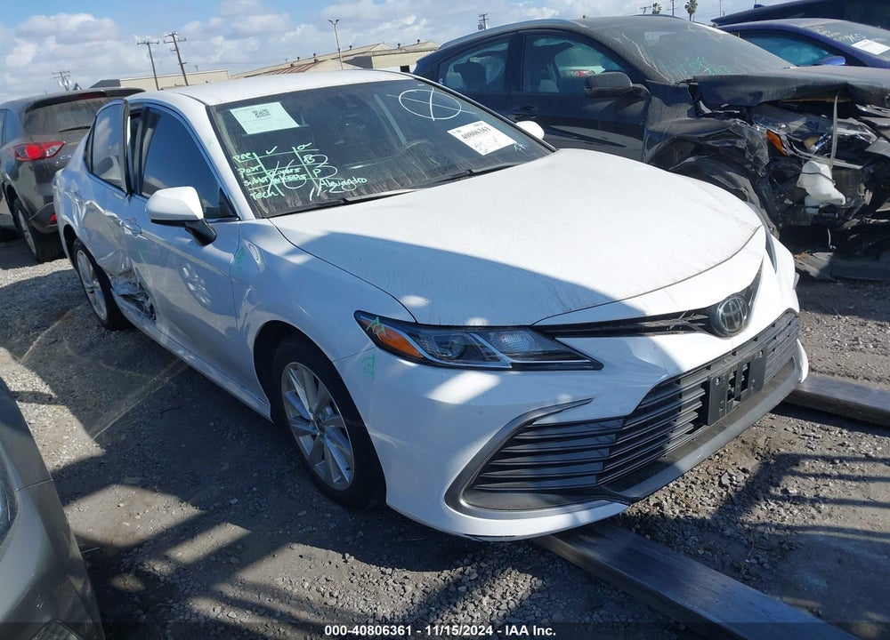 2022 TOYOTA CAMRY LE VIN: 4T1C11AK7NU697131