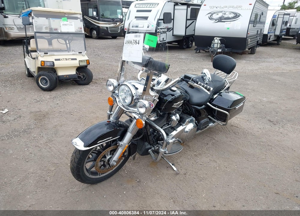 2017 HARLEY-DAVIDSON FLHR ROAD KING VIN: 1HD1FBC14HB680955