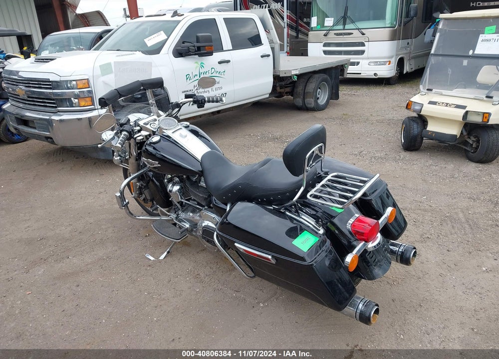 2017 HARLEY-DAVIDSON FLHR ROAD KING VIN: 1HD1FBC14HB680955