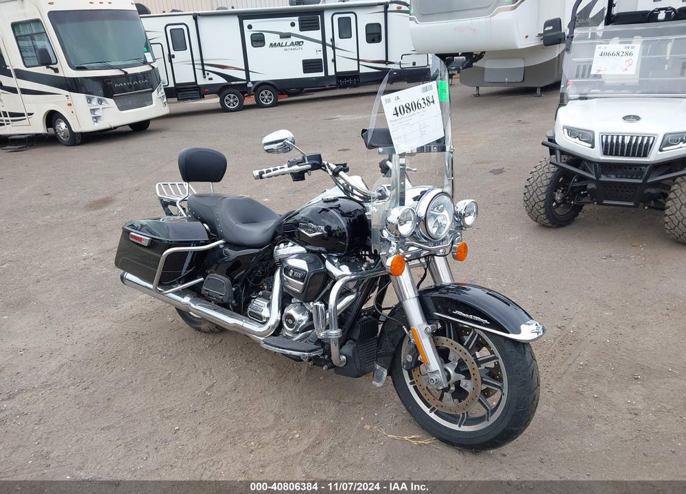 2017 HARLEY-DAVIDSON FLHR ROAD KING VIN: 1HD1FBC14HB680955