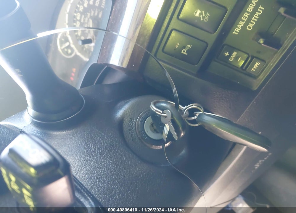 2017 TOYOTA TUNDRA VIN: 5TFBY5F11HX628165