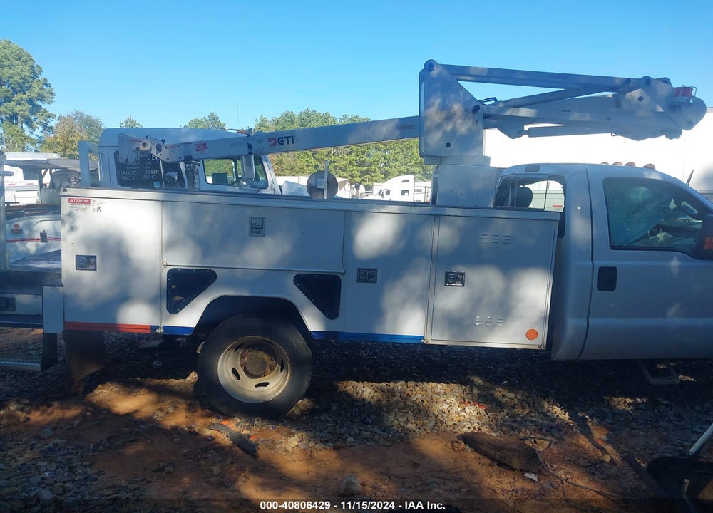 2015 FORD F-450 CHASSIS XL VIN: 1FDUF4GY4FEC64221