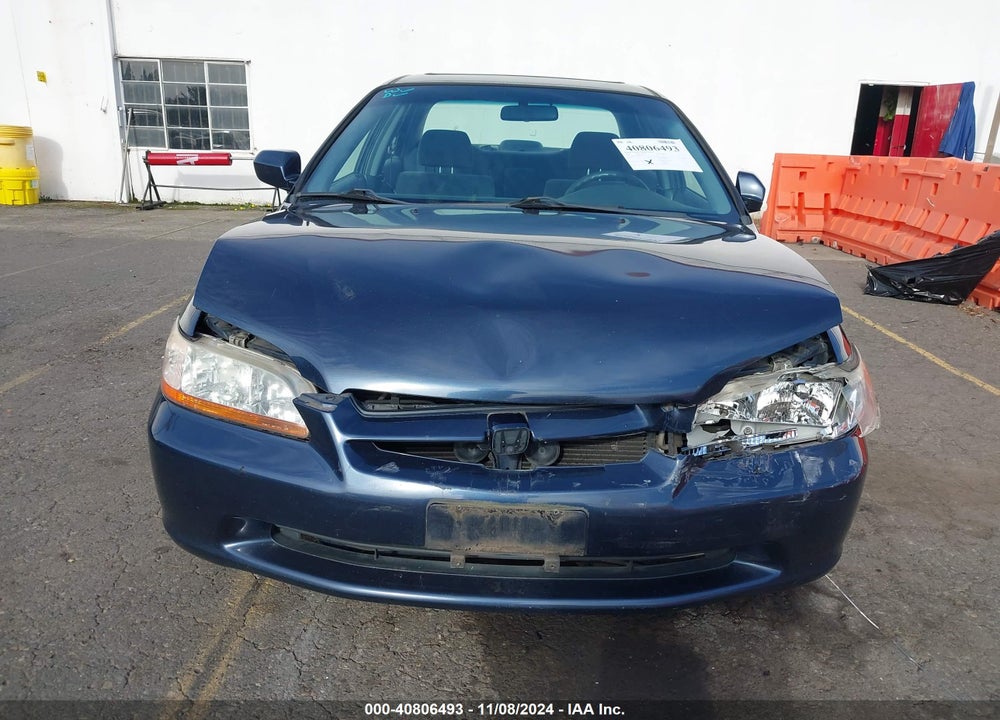 2000 HONDA ACCORD 2.3 LX VIN: JHMCG5647YC030363