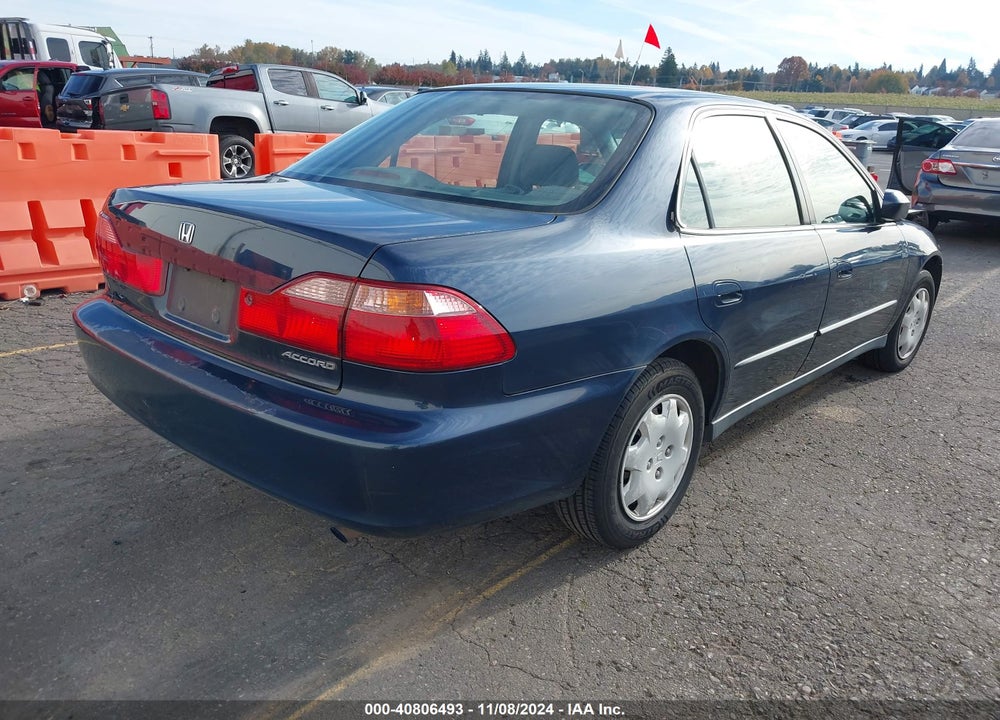 2000 HONDA ACCORD 2.3 LX VIN: JHMCG5647YC030363