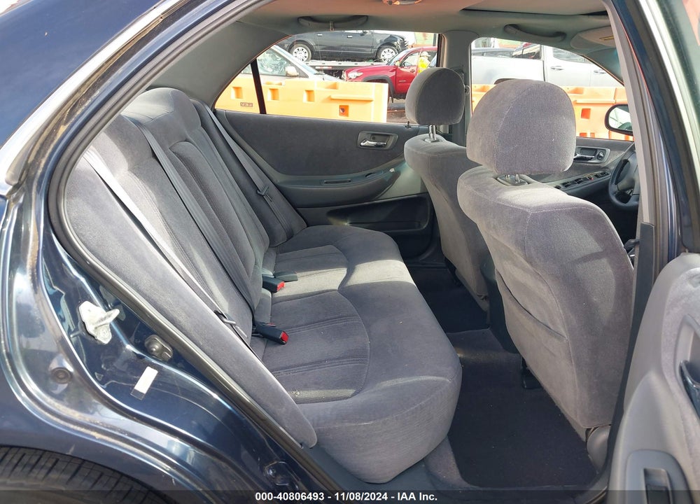 2000 HONDA ACCORD 2.3 LX VIN: JHMCG5647YC030363