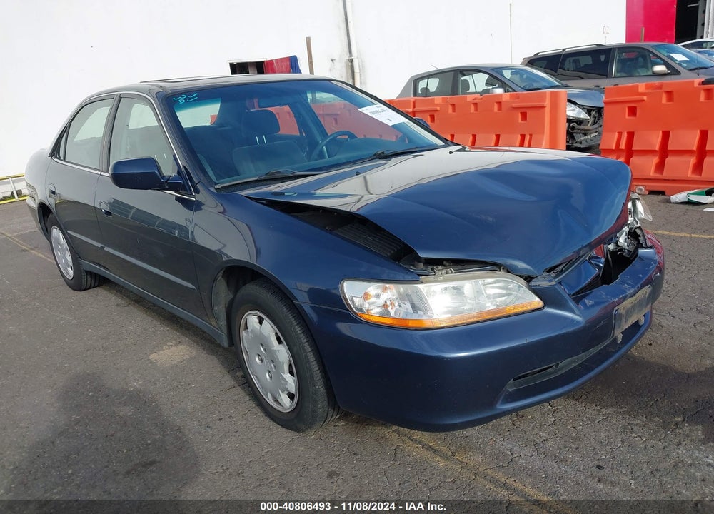 2000 HONDA ACCORD 2.3 LX VIN: JHMCG5647YC030363