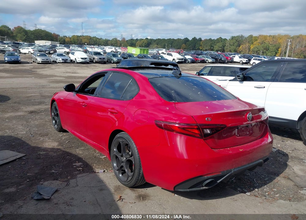 2022 ALFA ROMEO GIULIA VELOCE TI RWD VIN: ZARFAMBN4N7660523