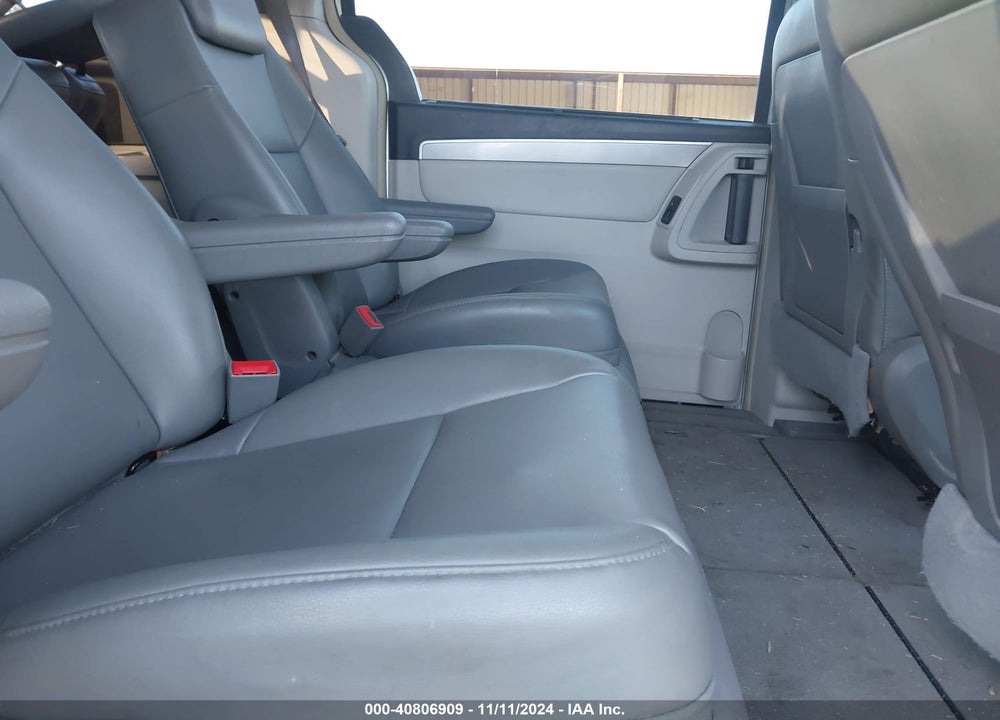 2011 VOLKSWAGEN ROUTAN SE VIN: 2V4RW3DG0BR772642