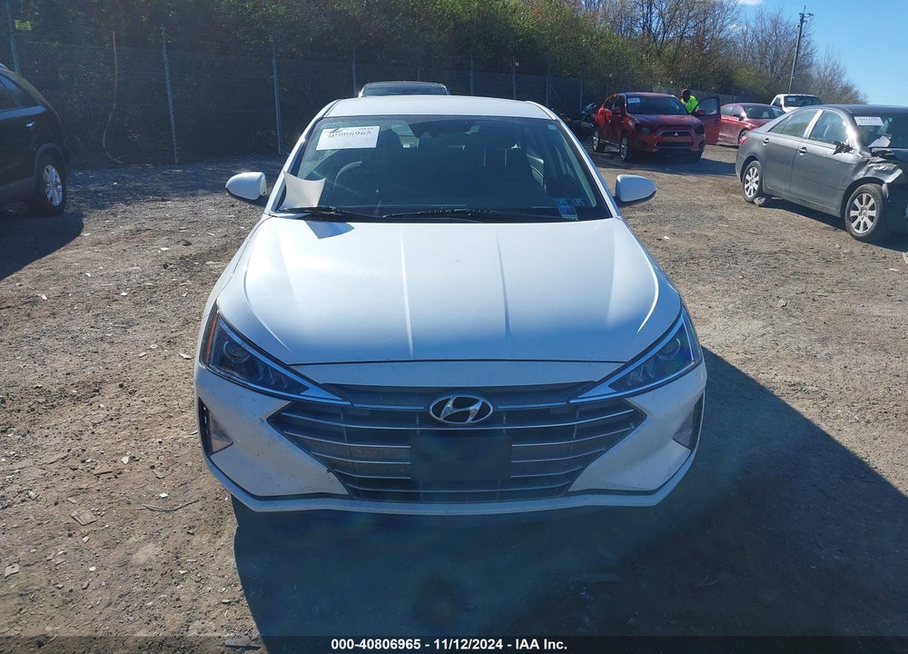 2019 HYUNDAI ELANTRA VIN: 5NPD84LF4KH418293