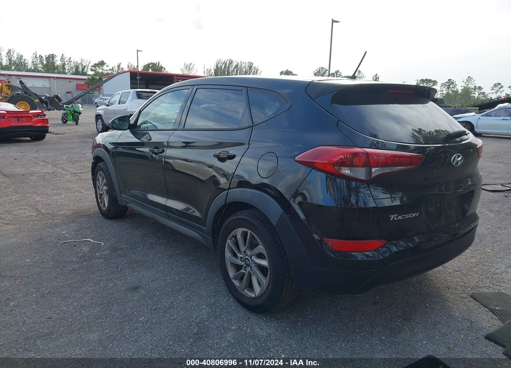 2017 HYUNDAI TUCSON SE VIN: KM8J23A45HU342299
