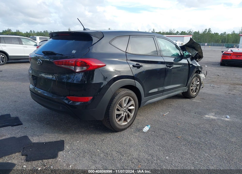 2017 HYUNDAI TUCSON SE VIN: KM8J23A45HU342299