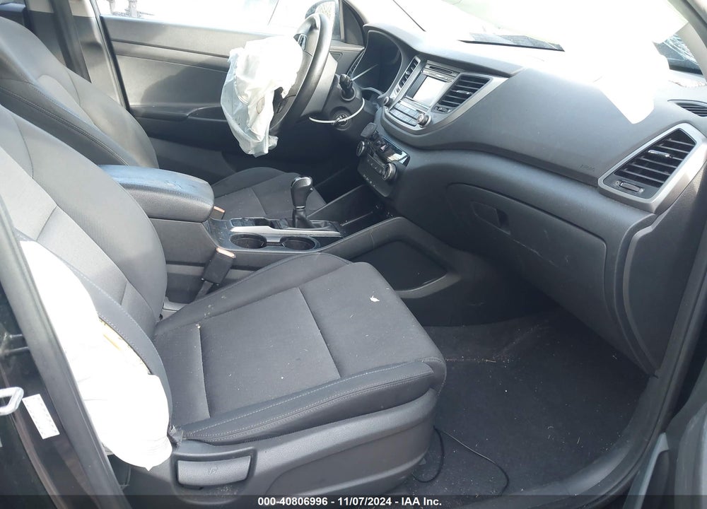 2017 HYUNDAI TUCSON SE VIN: KM8J23A45HU342299