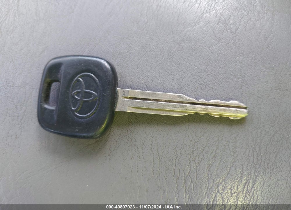 2004 TOYOTA CAMRY LE VIN: 4T1BE32K84U931298