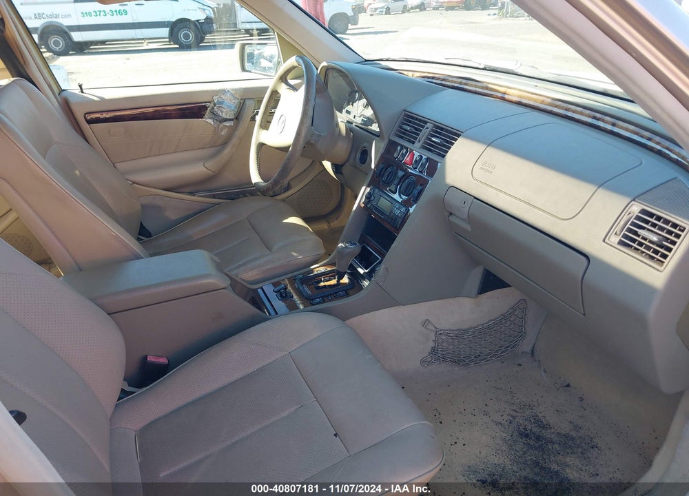 2000 MERCEDES-BENZ C 230 KOMPRESSOR VIN: WDBHA24G0YA836933
