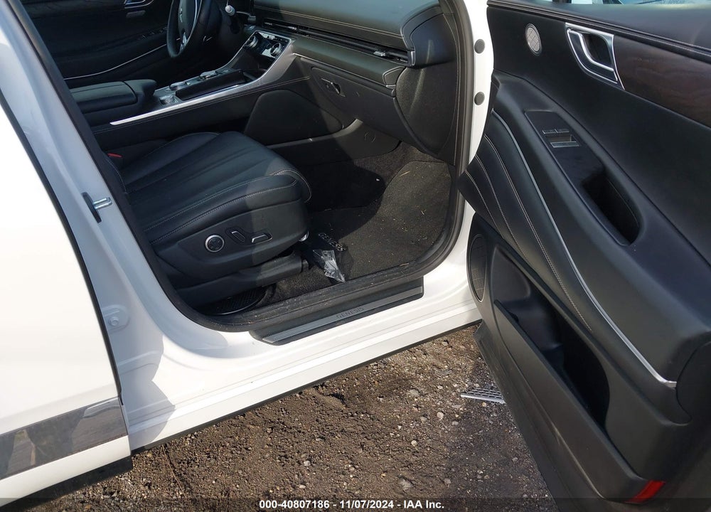 2024 GENESIS GV80 2.5T AWD VIN: KMUHBDSB1RU182393