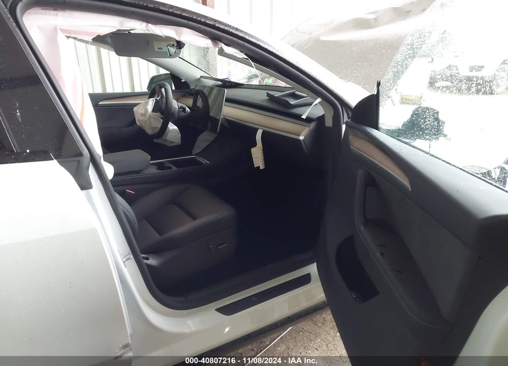 2024 TESLA MODEL Y VIN: 7SAYGDED3RA295031