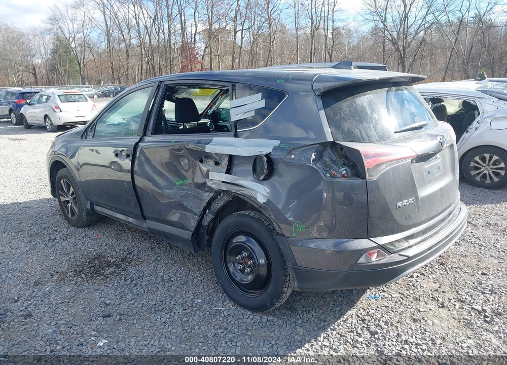 2018 TOYOTA RAV4 ADVENTURE/XLE VIN: 2T3RFREV8JW757871
