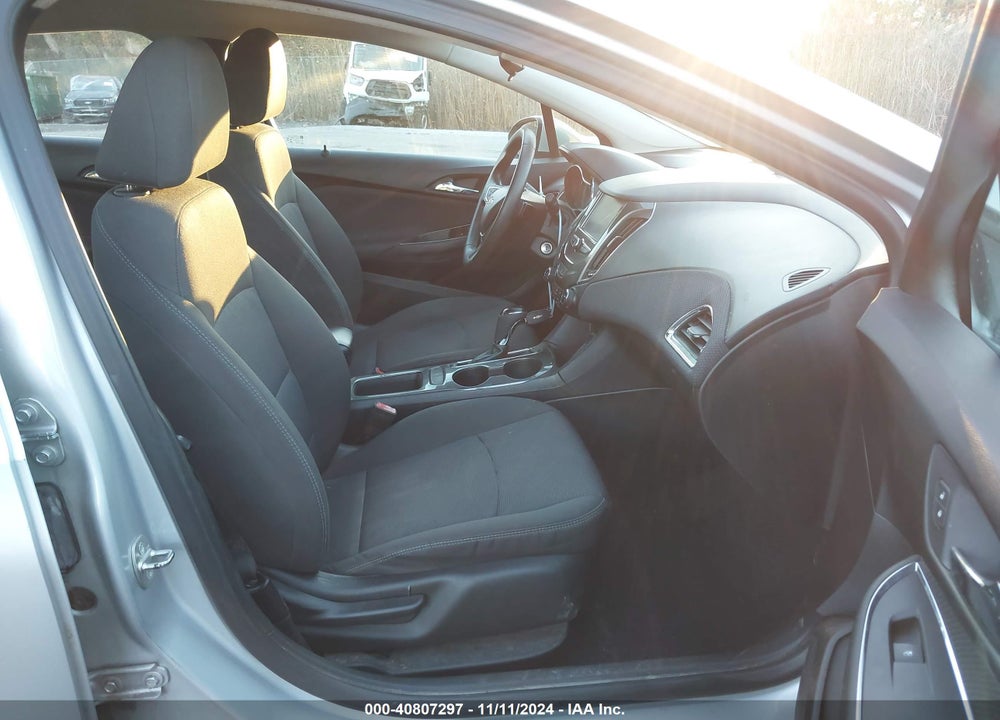 2018 CHEVROLET CRUZE LT AUTO VIN: 1G1BE5SM1J7198189