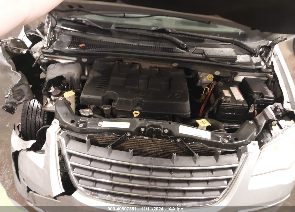 2008 CHRYSLER TOWN & COUNTRY LIMITED VIN: 2A8HR64X58R732847