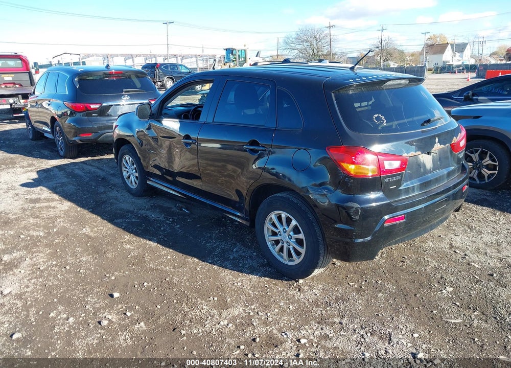 2011 MITSUBISHI OUTLANDER SPORT ES VIN: JA4AP3AU5BZ008106