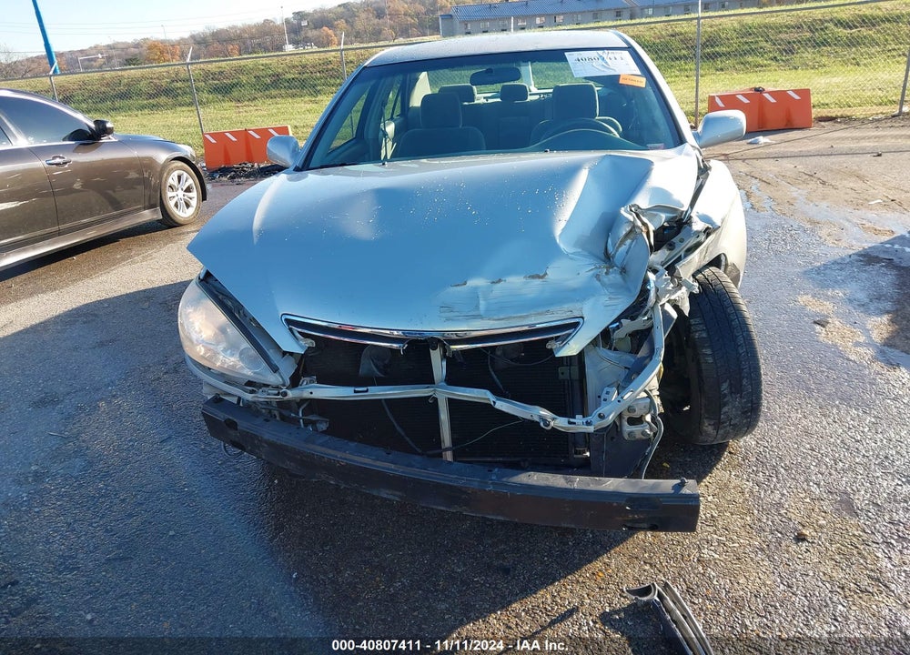 2005 TOYOTA CAMRY LE VIN: 4T1BE32K05U070930