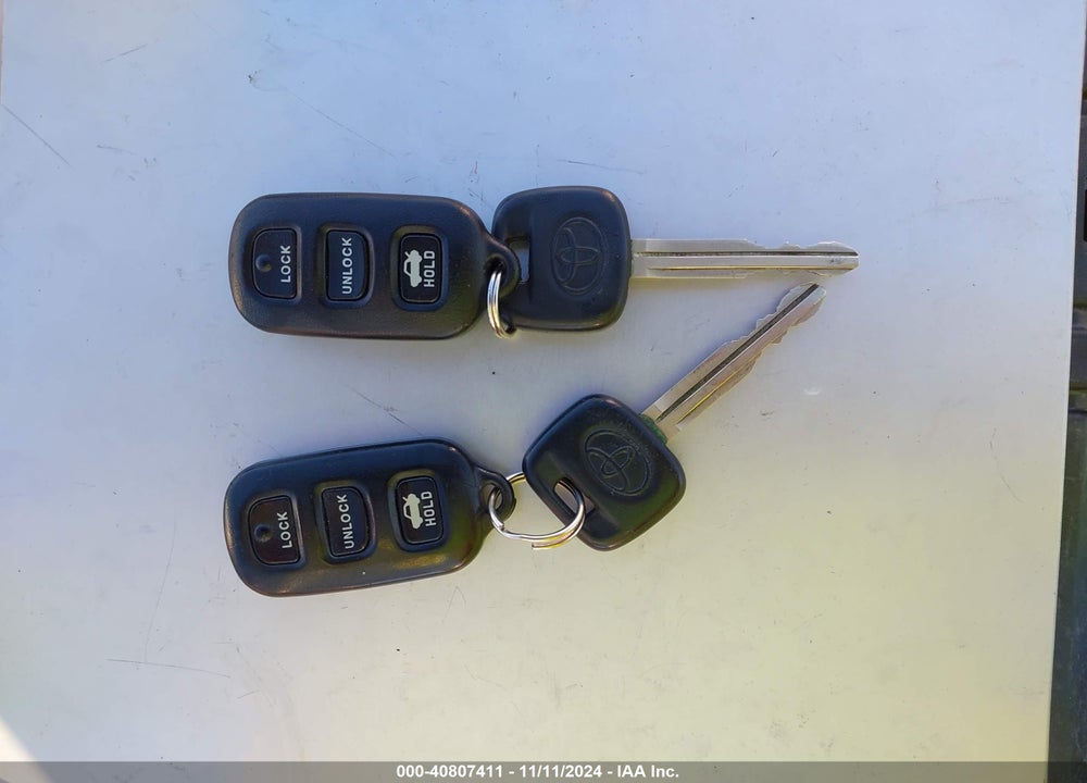 2005 TOYOTA CAMRY LE VIN: 4T1BE32K05U070930