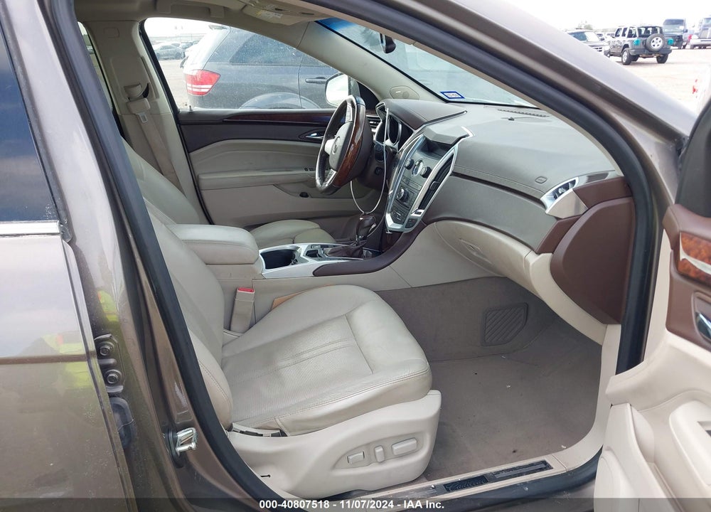 2011 CADILLAC SRX LUXURY COLLECTION VIN: 3GYFNAEY9BS649222