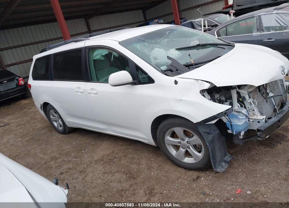 2011 TOYOTA SIENNA LE V6 VIN: 5TDKK3DC1BS126988