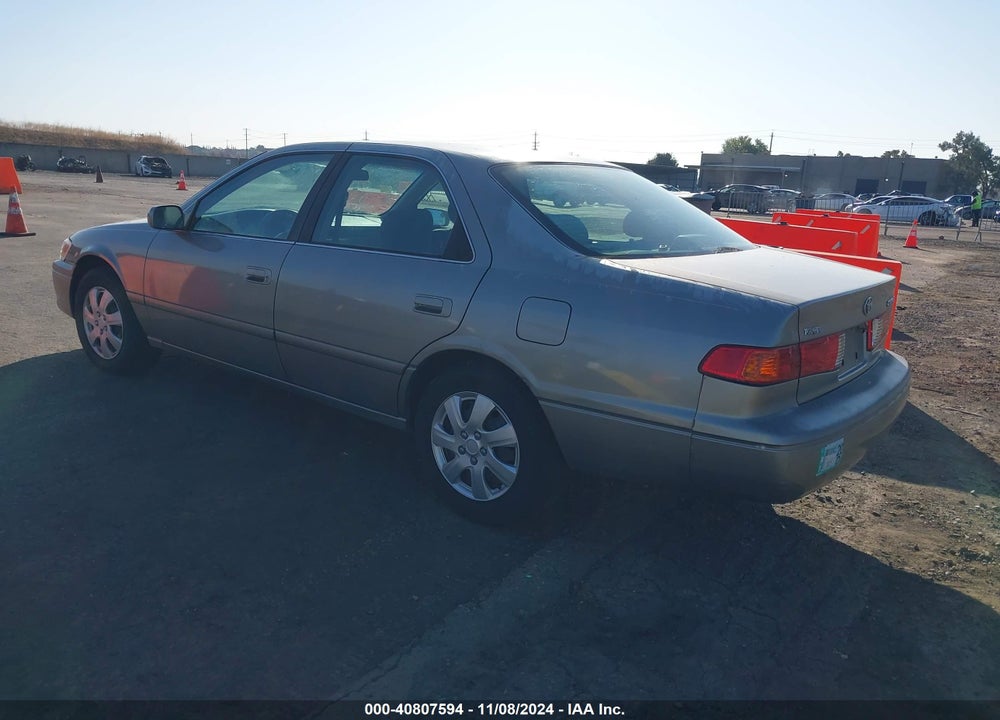 2000 TOYOTA CAMRY LE VIN: JT2BG22KXY0442450