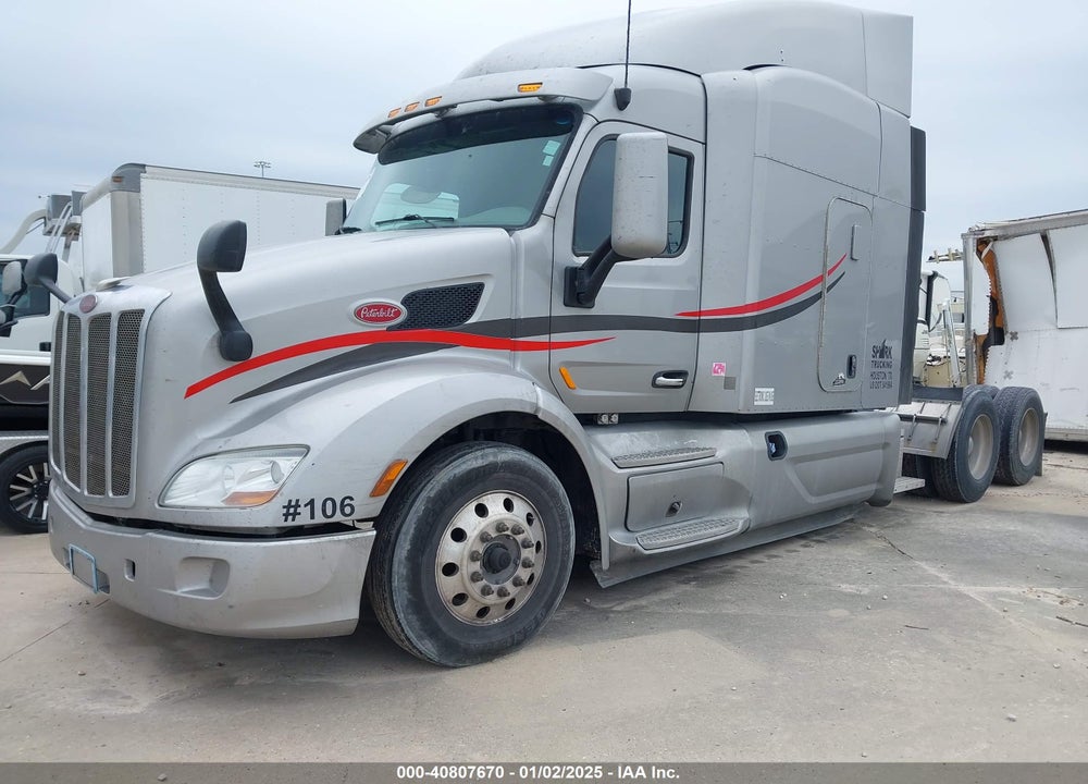 2017 PETERBILT 579 VIN: 1XPBDP9XXHD417425